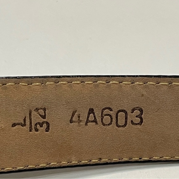 Brighton Ladies Leather Belt with Sleek Design. Pre-owned. Buckle has scratches. - Picture 5 of 11